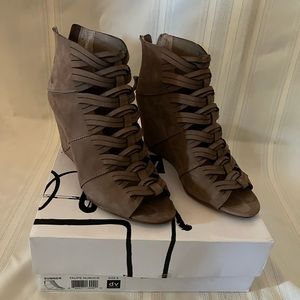 Dolce Vita SUMMER Bootie. Size 9. Taupe.